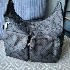 Baggallini Everywhere Gray Diamond Patterned Crossbody Hobo Cargo Bag